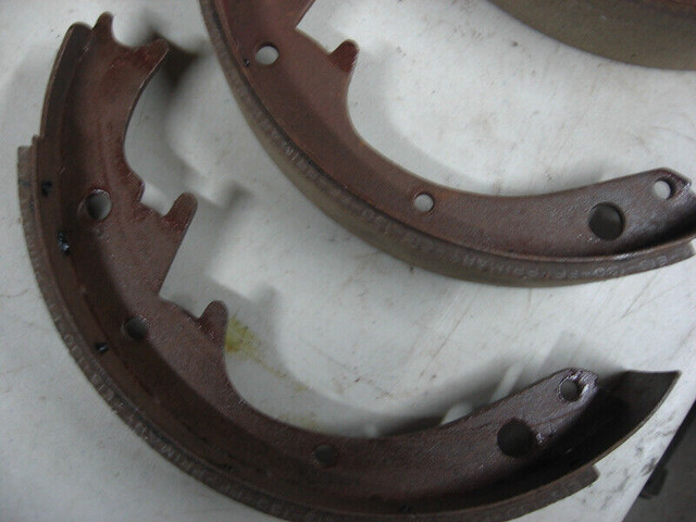 sabot de freins no 282 des annees 1967-76  ford  -1969-76 dodge dans Autres pièces et accessoires  à Saint-Hyacinthe - Image 2