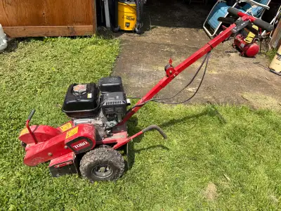 This is a used Toro SGR-6 stump grinder, perfect for clearing those pesky tree stumps with its robus...