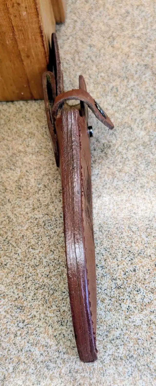 SOG woodline WD-01 large fixed blade knife with leather sheath in Fishing, Camping & Outdoors in Winnipeg - Image 7