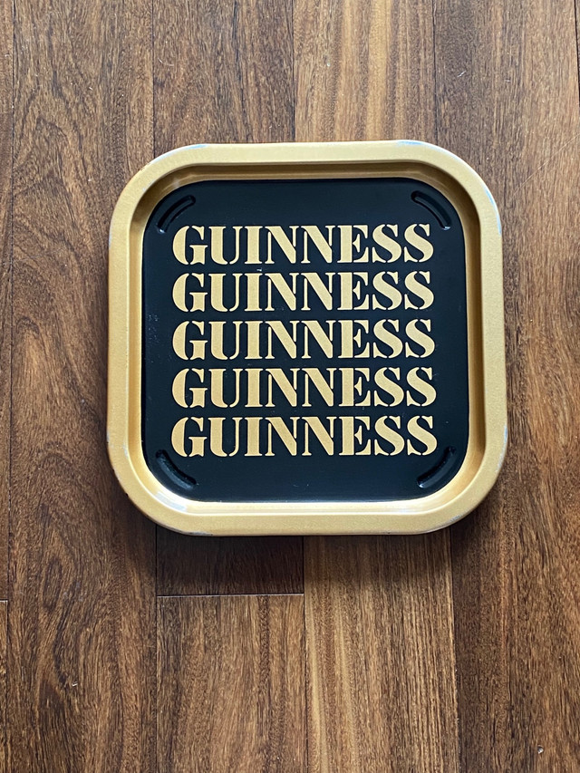 VINTAGE GUINNESS BEER  METAL ADVERTISING SERVING TRAY $25 in Arts & Collectibles in City of Toronto