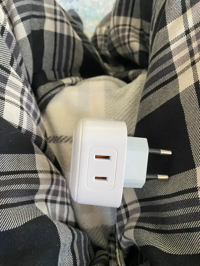 Travel plug Adaptors for Europe in General Electronics in Calgary - Image 3