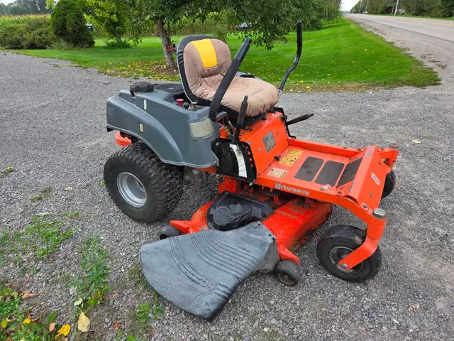 Husqvarna RZ5424 zero turn mower in Lawnmowers & Leaf Blowers in Brockville - Image 5