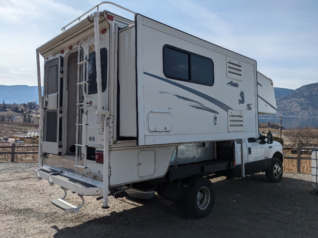 2004 Arctic Fox camper for sale in Travel Trailers & Campers in Penticton - Image 2