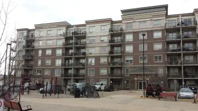 Peaks of Eagle Ridge Build C Top Floor 2 bed 2 bath + Den