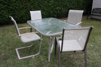 Table et chaises de patio terrasse etc (livraison possible)