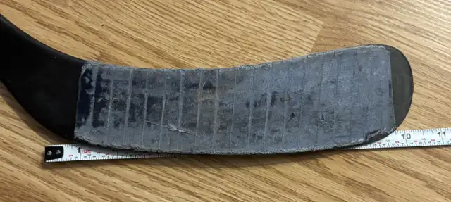 Bauer 500 Hockey Stick Mid-Kick Technology in Hockey in Winnipeg - Image 7