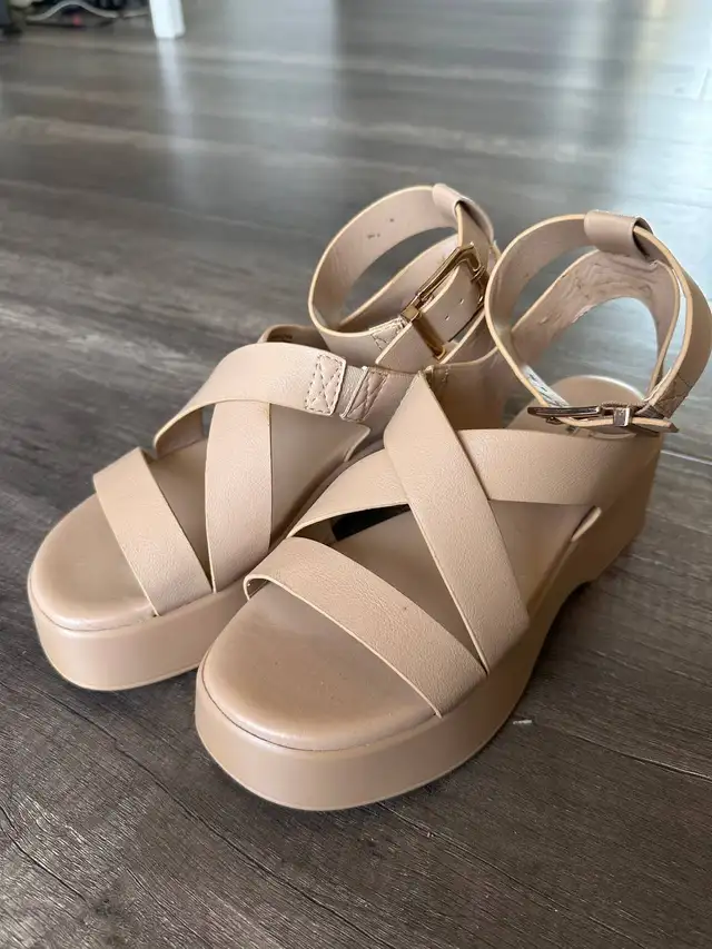Womens Sandals 6.5 in Women's - Shoes in Edmonton - Image 3