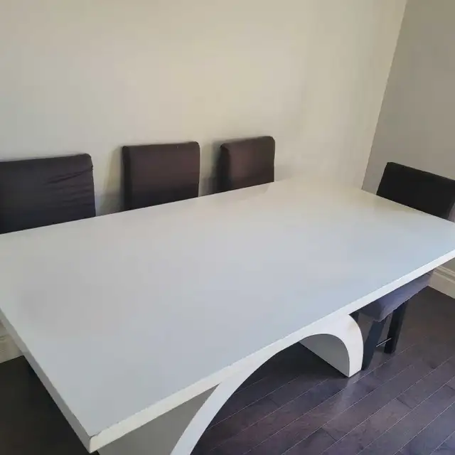 dinning table  in Dining Tables & Sets in Windsor Region - Image 5