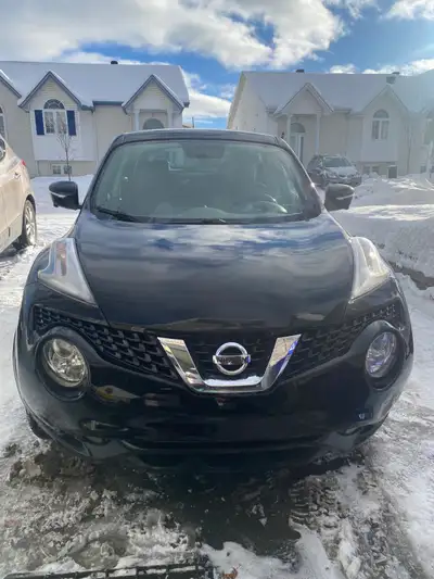 Nissan Juke SL 4X4 2016, très confortable à conduire et super économique 4 cylinders 1.6L. L'auto es...