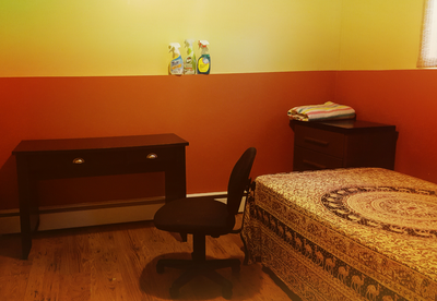 Dispo 1er janvier 2026. ***RESTE 1 CHAMBRE * L'AUTRE CHAMBRE EST RÉSERVÉE À UN ÉTUDIANT UNIVERSITAIR...