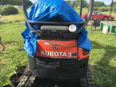 Kubota 2800 hrs replaced with used cluster that shows 5000hrs Runs awsome. Millwoods pic up