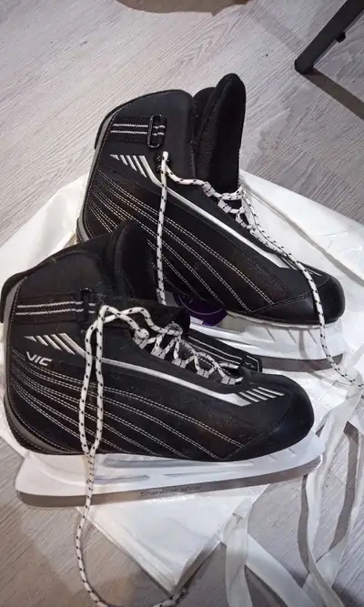 Men's Ice Skates, size 10, View more