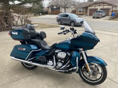 Original owner - selling due to health reasons. Fully loaded. Extended warranty until October 2027....
