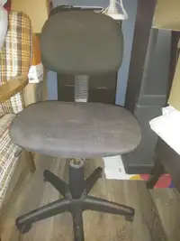 Chaise d'ordinateur sur roulettes
