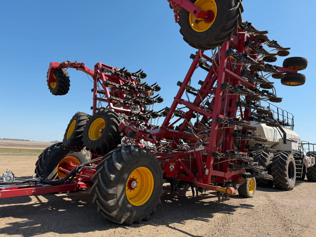 Bourgault 84’ 3335 PLDS 91300 in Farming Equipment in Saskatoon