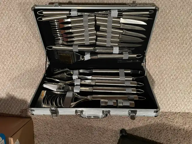 Stainless Steel BBQ Grill Tool Set in Aluminum Case- great gift in BBQs & Outdoor Cooking in Saskatoon - Image 2