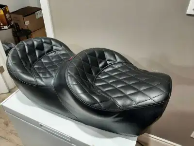 New condition. Save your ass. Extremely comfortable