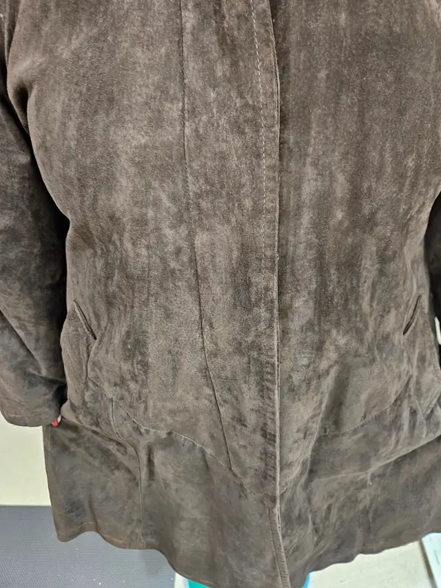 "Danier"  Brown Suede Full-Length Coat in Women's - Tops & Outerwear in Oshawa / Durham Region - Image 6