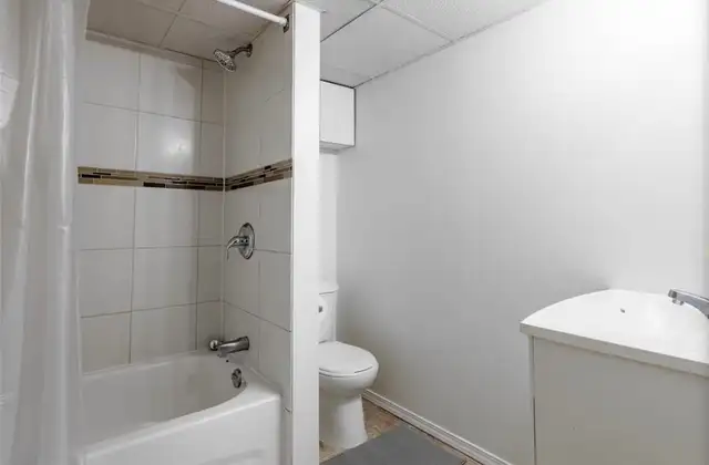 Home for Rent Transcona - 6 Bed 2 Bath in Long Term Rentals in Winnipeg - Image 6