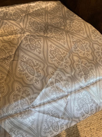 Grey shower curtain paisley pattern