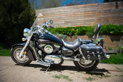 2005 Kawaski Classic 1600 cc. Bought new in 2006. Top condition. Only 40k. Vance & Hines Pipes, Floo...