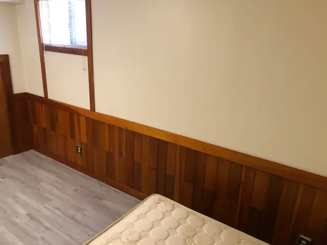 Private basement room Yorkdale mall York U, U of T, Subway TTC