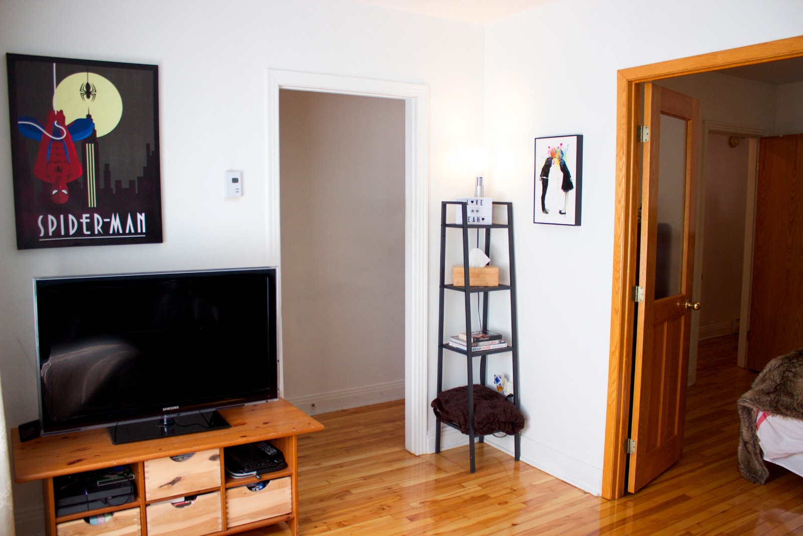 Ahuntsic- 4 1/2  plus bureau sous-sol- RDC - SEPTEMBRE — photo 1