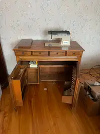 Singer Sewing Machine / Machine à coudre Singer 