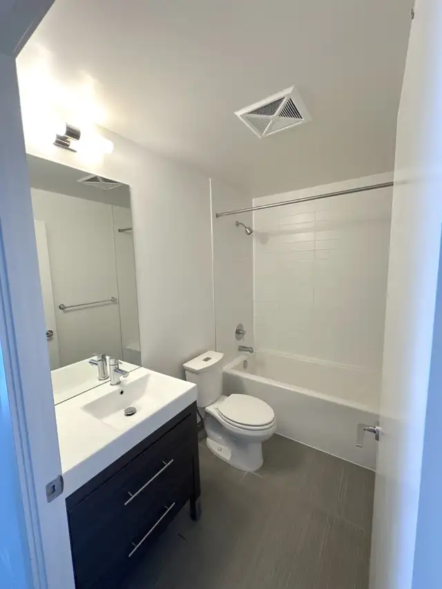 1411 - 66 FOREST MANOR ROAD Toronto (Henry Farm), Ontario