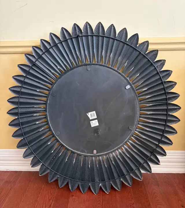 36” Gold Sunburst Wall Mirror – Decorative Metal Frame in Home Décor & Accents in Oshawa / Durham Region - Image 4