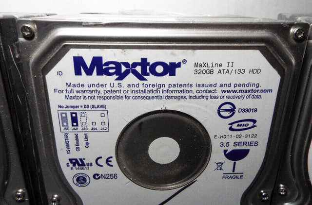 Maxtor MaXLine II 320GB EIDE ATA/133 HDD in Other in Markham / York Region