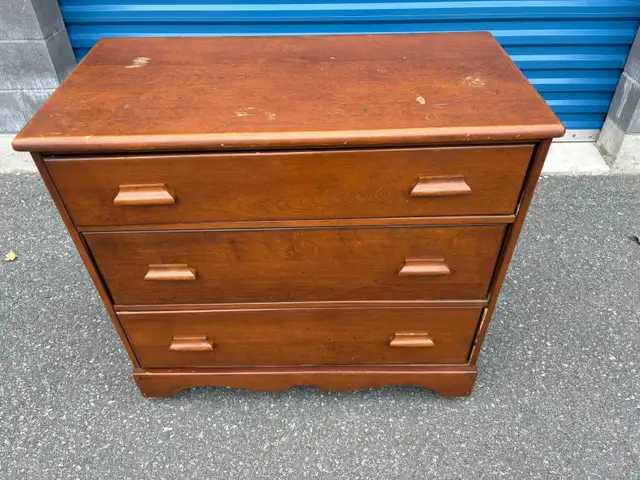 Three Drawer Dresser (Needs Couple Small Repairs) in Dressers & Wardrobes in Peterborough - Image 10
