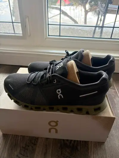 On Cloud 5 Running Shoes (size 12), View more