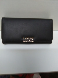 WOMENS WALLET...BRAND NEW
