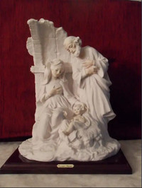 Giuseppe Armani Christmas Figurine "The Nativity Scene".