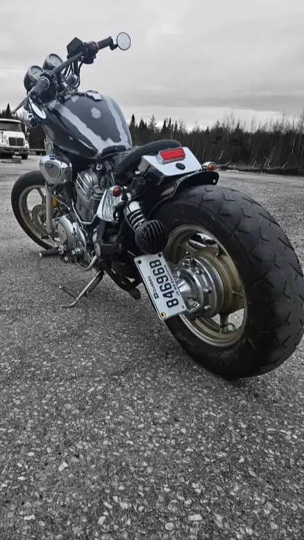 Moto Yamaha Virago in Street, Cruisers & Choppers in Shawinigan - Image 4