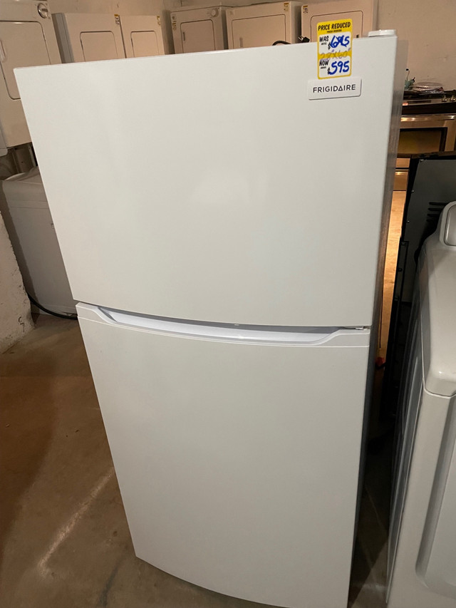 28 inch fridge x60 inch in Refrigerators in Kingston - Image 2