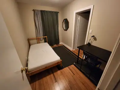 Rental Room, McMaster University