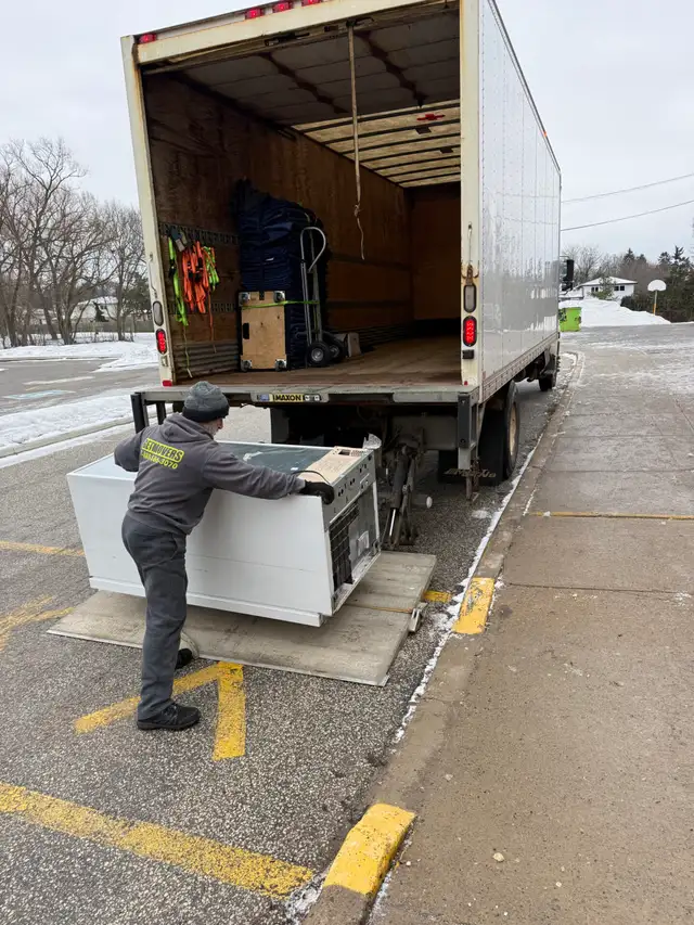 Moving/ moving help services505829937476413443