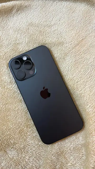 iPhone 16 pro max black titanium trade for fold 6 or fold 7, View more