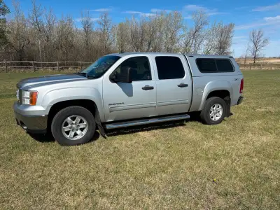 2012 GMC Sierra SLE 4wd 6.2l with 6l80 transmission. 319064kms Have a 2nd set of wheels with winter...