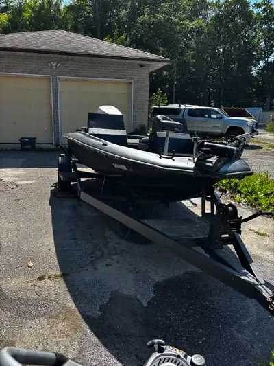 Fully functioning, needs new plywood and cosmetics