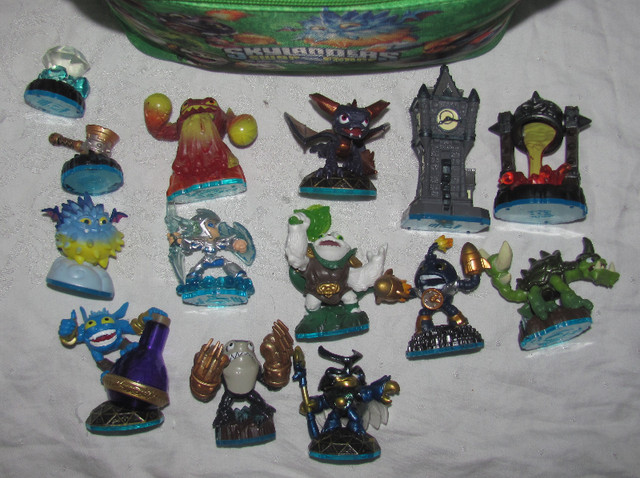 Skylanders Swap Force Set  14 Figures, Storage Bag in Toys & Games in Ottawa - Image 2