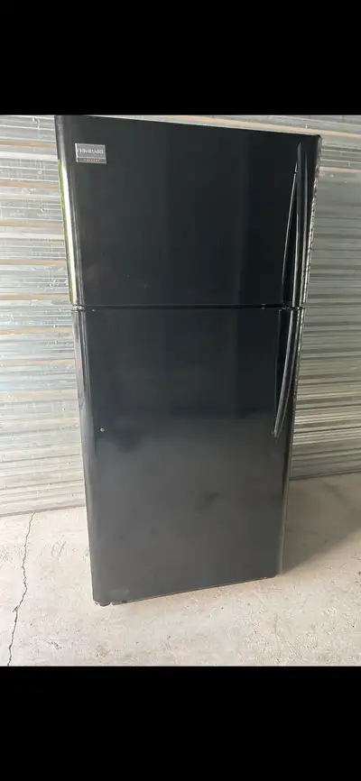 Frigo marque frigidaire noir à vendre , View more