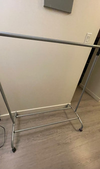 Extandable clothing rack