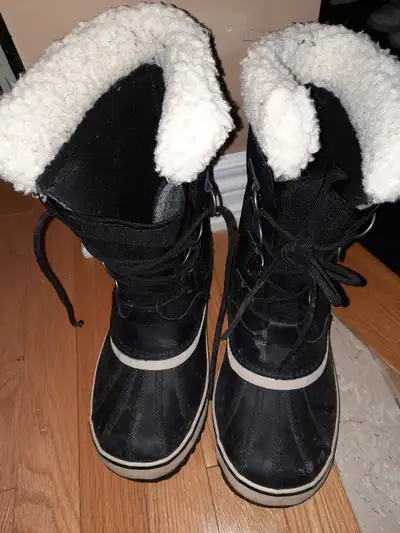 Sorel unisex boots -(like new) $90 size 9 Sperry - (new) $60 size 9/10 Sorel original youth -(new) $...