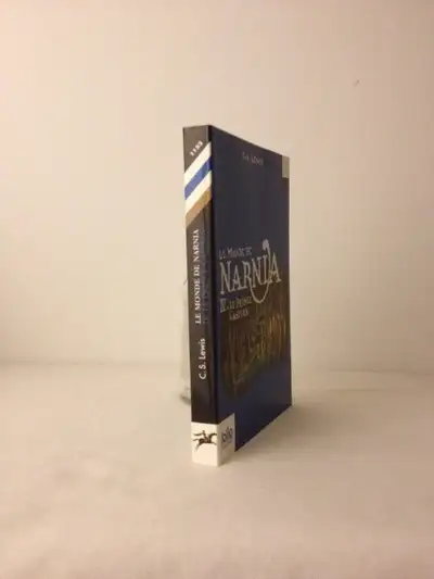 LE MONDE DE NARNIA / Clive Staple Lewis (1898–1963) ; ill. en coul. de Pauline Baynes ; traduit de l...