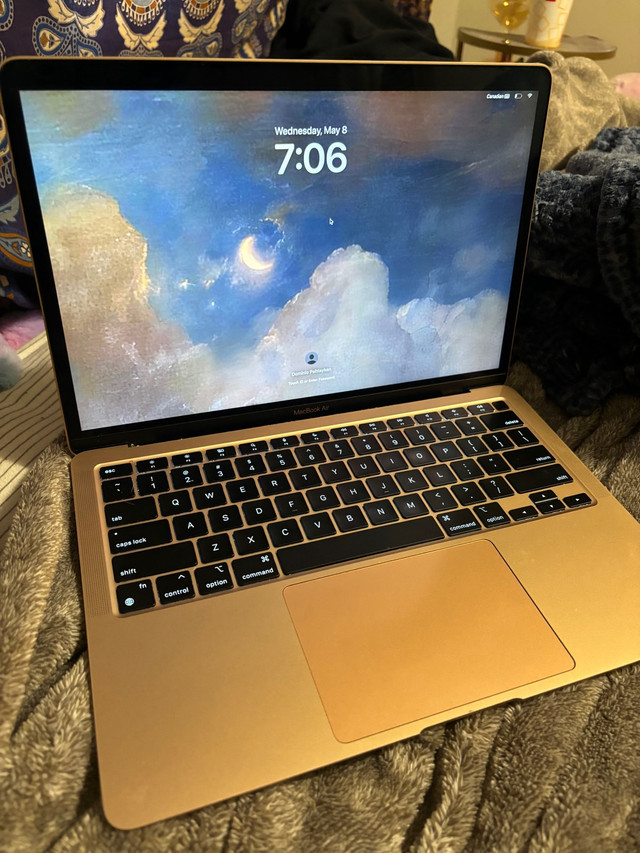 2020 MacBook Pro 13”  in Laptops in Edmonton - Image 3