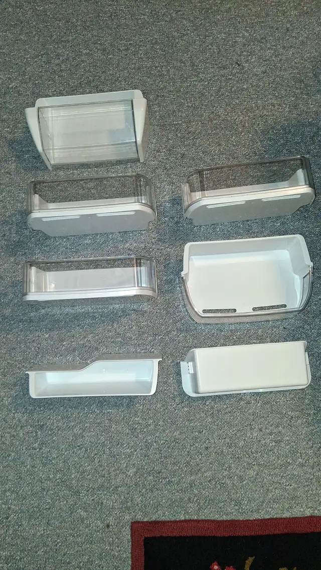Bacs et accessoires de refrigerateur LG 33po.largeur in Refrigerators in Sherbrooke - Image 3