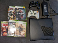 Xbox 360 avec manettes et jeux